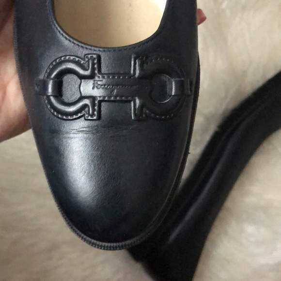 Salvatore Ferragamo Classic Leather Horsebit Pumps - Picture 3 of 7